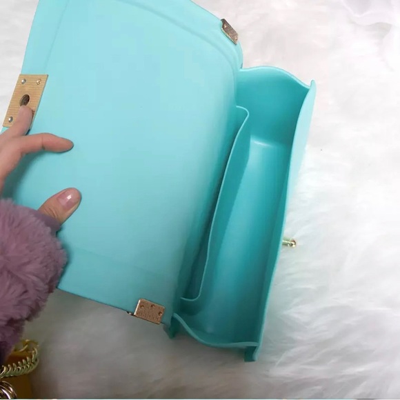 Pink Purse - Picture 3 of 3